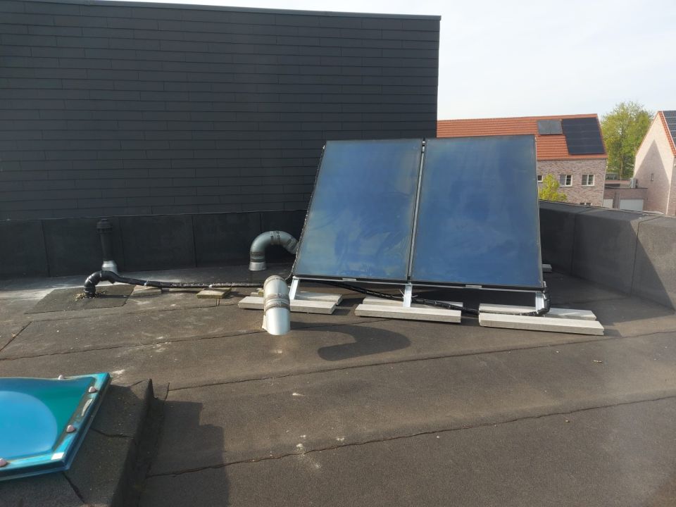 Zonneboiler op dak turnhout 01